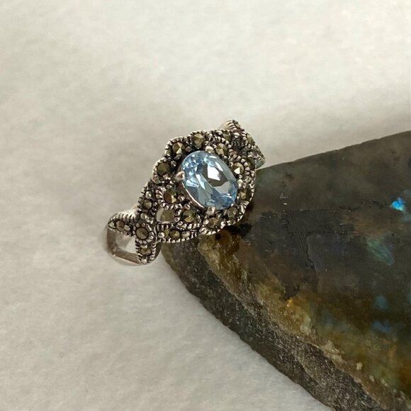 Sterling Silver 925 Oval Blue Topaz & Marcasite Floral Split Shank Ring Sz 7.5 - Picture 12 of 16